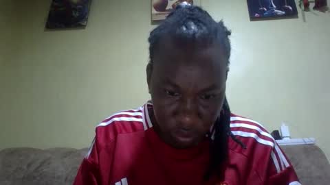 sweetdiva2012 online show from April 26, 2026, 3:37 am