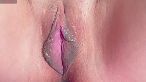 Erika online show from March 13, 2026, 7:53 pm