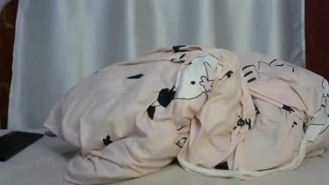 sweetfee online show from September 11, 2025, 12:16 pm