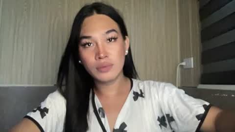 sweetgirl_rhainexxx online show from June 18, 2026, 8:03 am