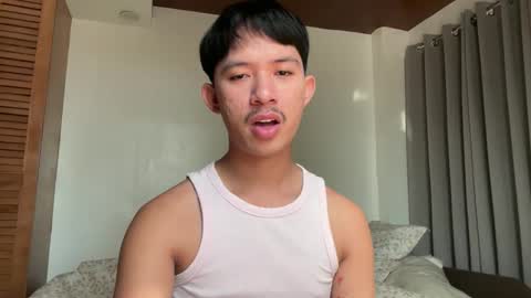 Snapshot of sweetguy102103 chatting on November 12, 2025, 12:33 am khrayan online show from November 12, 2025, 12:33 am