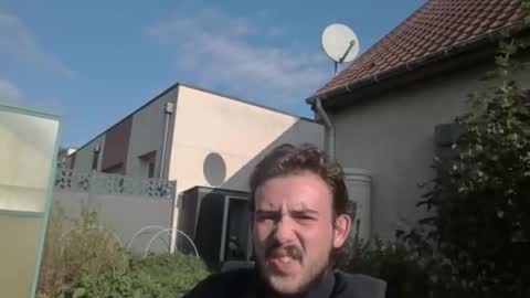 Snapshot of sweetguyss12 chatting on September 29, 2025, 8:52 am sweetguyss12 online show from September 29, 2025, 8:52 am