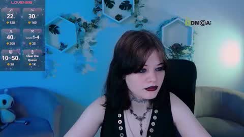Chloe online show from June 19, 2026, 8:29 am