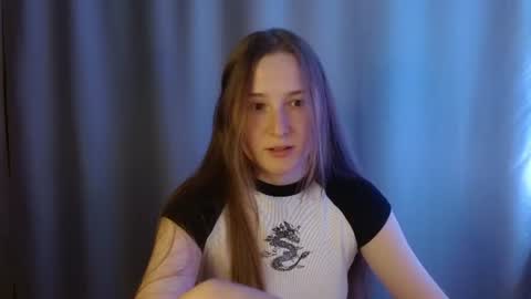 Snapshot of sweetie_lover chatting on August 6, 2026, 9:17 pm Annie online show from August 6, 2026, 9:17 pm