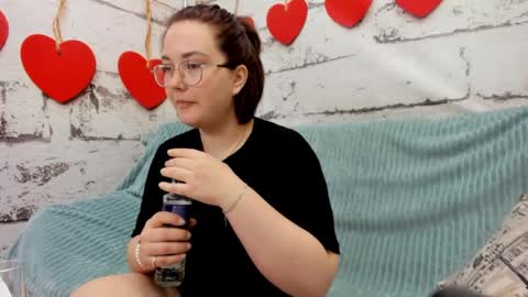 ROZZY online show from May 8, 2026, 1:33 am