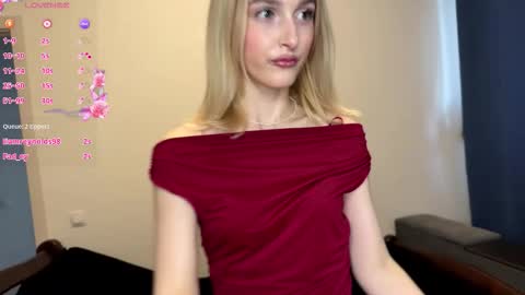 sweetilun online show from March 25, 2026, 2:23 pm