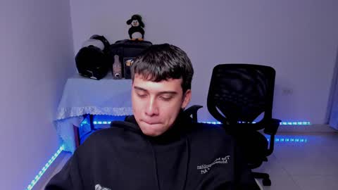 Snapshot of sweetlian_04 chatting on December 11, 2024, 6:58 am Lian online show from December 11, 2024, 6:58 am