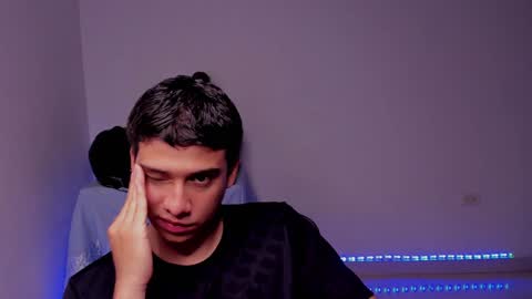 Snapshot of sweetlian_04 chatting on December 20, 2024, 3:36 am Lian online show from December 20, 2024, 3:36 am