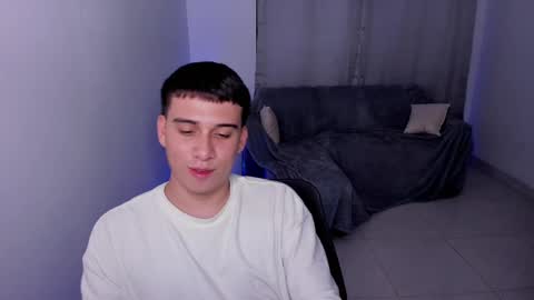 Snapshot of sweetlian_04 chatting on March 9, 2025, 10:41 am Lian online show from March 9, 2025, 10:41 am