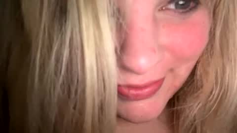 Snapshot of sweetlisa92 chatting on May 20, 2026, 12:44 pm Lisa online show from May 20, 2026, 12:44 pm