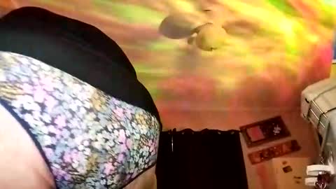 Snapshot of sweetlolajean chatting on November 26, 2025, 10:33 pm sweetlolajean online show from November 26, 2025, 10:33 pm