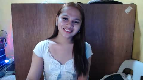 Snapshot of sweetlovelykazzz chatting on November 19, 2025, 5:35 pm My name is Lyka online show from November 19, 2025, 5:35 pm
