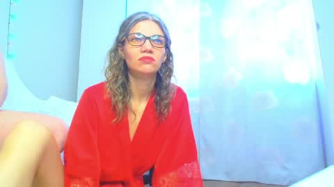 Snapshot of sweetpairfun chatting on April 20, 2026, 5:43 am Veronica and Alex online show from April 20, 2026, 5:43 am
