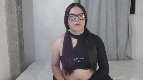 Snapshot of sweetpaulina_ chatting on December 24, 2024, 2:32 am sweetpaulina_ online show from December 24, 2024, 2:32 am