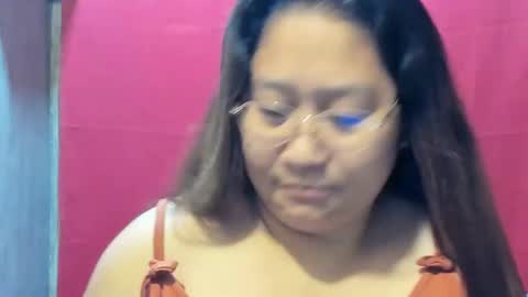 Snapshot of sweetpilipina88 chatting on December 5, 2024, 9:39 pm MIA online show from December 5, 2024, 9:39 pm