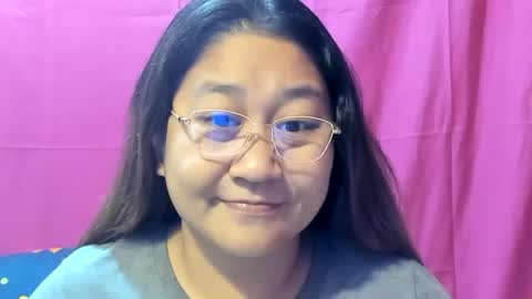 Snapshot of sweetpilipina88 chatting on December 27, 2024, 7:14 pm MIA online show from December 27, 2024, 7:14 pm