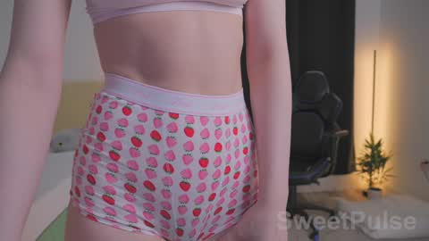 Snapshot of sweetpulse_ chatting on October 17, 2025, 8:33 pm Rose online show from October 17, 2025, 8:33 pm