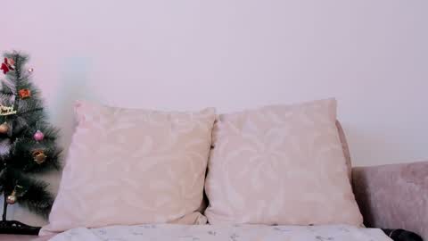 Snapshot of sweetpussyhot_ chatting on December 21, 2024, 8:00 pm Hello Welcome Im here from WEDNESDAY to SUNDAY 430am to 830am and 3 to 7 timeMONDAY and TUESDAY i rest online show from December 21, 2024, 8:00 pm