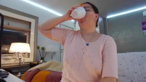 SweetRaisa online show from June 22, 2026, 2:02 am