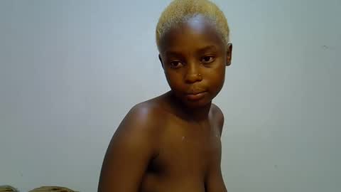 Snapshot of sweetrall chatting on February 8, 2026, 12:36 am Lilly online show from February 8, 2026, 12:36 am