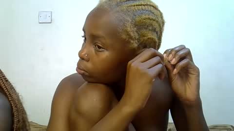 Snapshot of sweetrall chatting on February 14, 2026, 12:46 pm Lilly online show from February 14, 2026, 12:46 pm