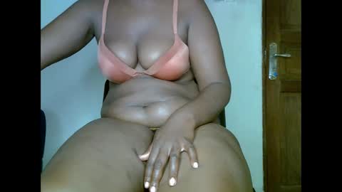 Snapshot of sweetrenne chatting on February 23, 2025, 1:35 am sweetrenne online show from February 23, 2025, 1:35 am