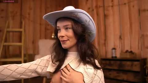 Snapshot of sweetrossie chatting on February 12, 2026, 4:18 am Rose online show from February 12, 2026, 4:18 am