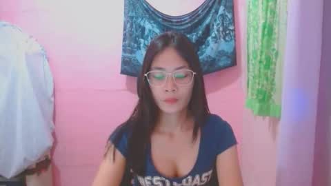Snapshot of sweetsexygirl20 chatting on May 15, 2026, 12:45 pm Mia online show from May 15, 2026, 12:45 pm
