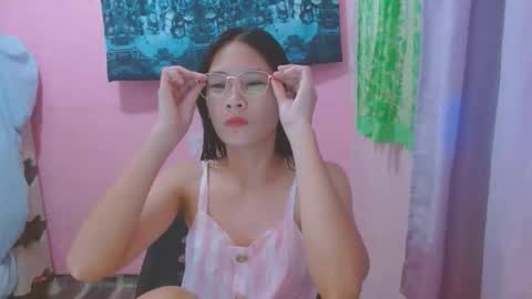 Snapshot of sweetsexygirl20 chatting on May 27, 2026, 12:46 pm Mia online show from May 27, 2026, 12:46 pm