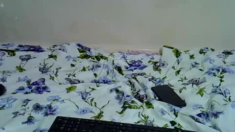 sweetsinme online show from November 6, 2025, 7:04 pm