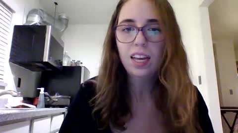 Snapshot of sweetsocalgirl chatting on January 28, 2025, 5:22 am sweetsocalgirl online show from January 28, 2025, 5:22 am