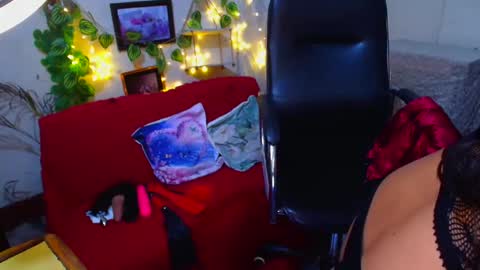 SweetSour online show from November 12, 2025, 9:47 pm