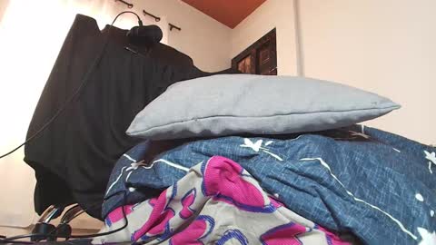 Snapshot of sweett_17 chatting on October 24, 2025, 2:57 pm dulce online show from October 24, 2025, 2:57 pm