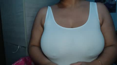 Snapshot of sweett_candy1 chatting on October 7, 2025, 2:20 am sweett_candy1 online show from October 7, 2025, 2:20 am