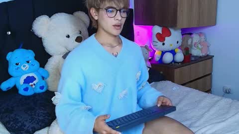 Neffer online show from November 19, 2025, 5:29 am