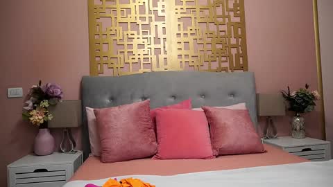 SweettLuna online show from April 5, 2026, 7:44 pm