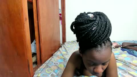 sweettrouble_ online show from May 15, 2026, 7:21 pm