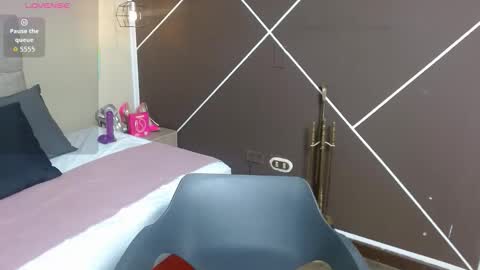 Snapshot of sweettscarlet chatting on October 8, 2025, 11:52 am Scarlet online show from October 8, 2025, 11:52 am