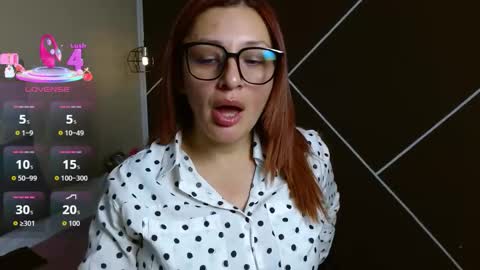 Snapshot of sweettscarlet chatting on October 10, 2025, 11:53 am Scarlet online show from October 10, 2025, 11:53 am