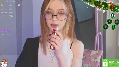 Snapshot of sweetuniporn chatting on January 5, 2025, 8:32 am Elis a little vacation Ill be here Saturday my schedules in bio online show from January 5, 2025, 8:32 am