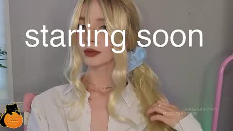 Snapshot of sweetuniporn chatting on November 2, 2025, 8:39 am Elis a little vacation Ill be here Saturday my schedules in bio online show from November 2, 2025, 8:39 am