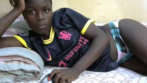 Snapshot of sweetvallerie chatting on February 7, 2025, 6:02 pm sweetvallerie online show from February 7, 2025, 6:02 pm