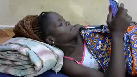 Snapshot of sweetvallerie chatting on February 9, 2025, 9:39 pm sweetvallerie online show from February 9, 2025, 9:39 pm