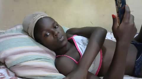 Snapshot of sweetvallerie chatting on February 18, 2025, 4:05 pm sweetvallerie online show from February 18, 2025, 4:05 pm