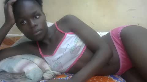 Snapshot of sweetvallerie chatting on February 23, 2025, 1:32 pm sweetvallerie online show from February 23, 2025, 1:32 pm