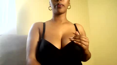 Vee online show from August 6, 2026, 12:29 pm