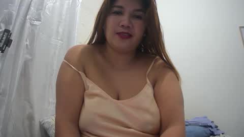 Snapshot of sweetvina03 chatting on December 14, 2024, 8:18 pm vina online show from December 14, 2024, 8:18 pm
