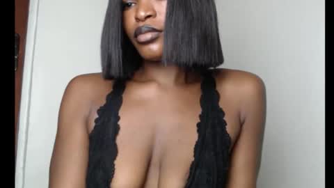 Snapshot of sweetxxboobsx chatting on October 17, 2025, 8:17 am sweetxxboobsx online show from October 17, 2025, 8:17 am