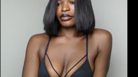 Snapshot of sweetxxboobsx chatting on November 9, 2025, 8:45 am sweetxxboobsx online show from November 9, 2025, 8:45 am