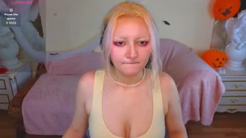 Snapshot of sweety_candys chatting on October 30, 2025, 11:44 am Hot Candy online show from October 30, 2025, 11:44 am